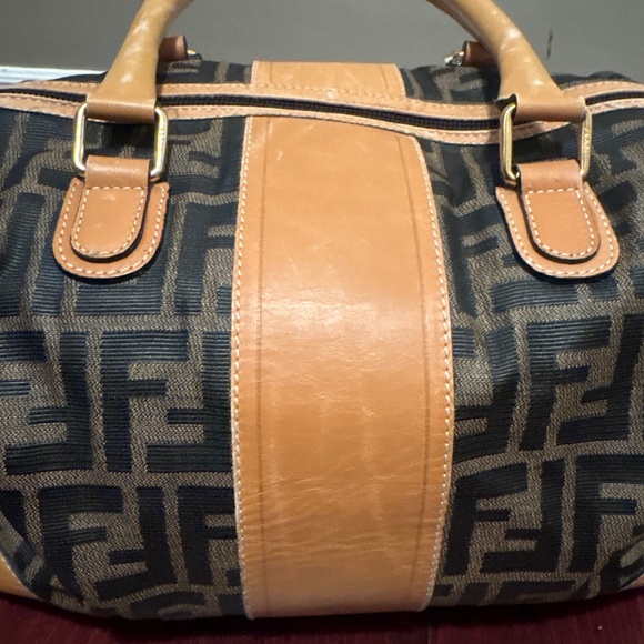 Fendi monogram  purse authentic excellent condition - Picture 9 of 13